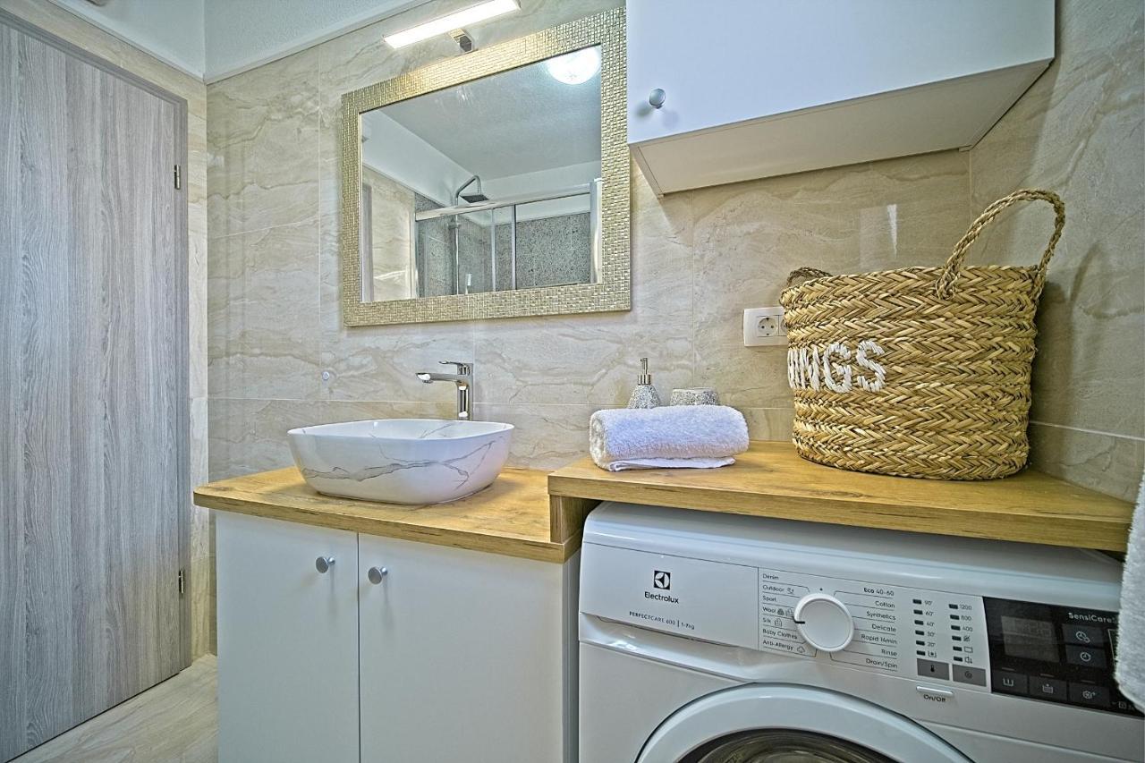 Luxury Apartment "Blue Diamond" Постира Екстериор снимка