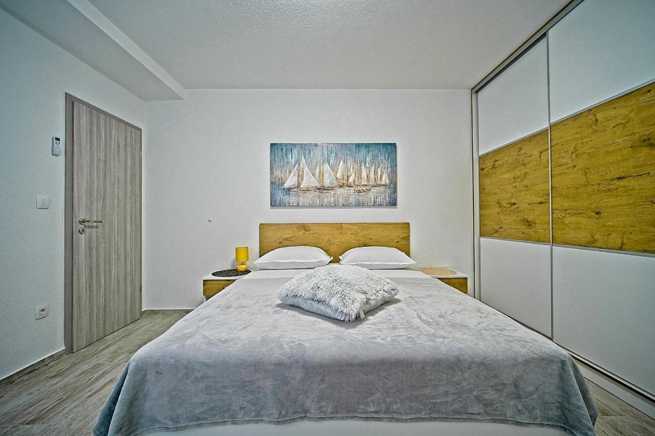 Luxury Apartment "Blue Diamond" Постира Екстериор снимка